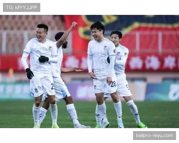 中国队防守端显著升级 战术调整稳固后防线