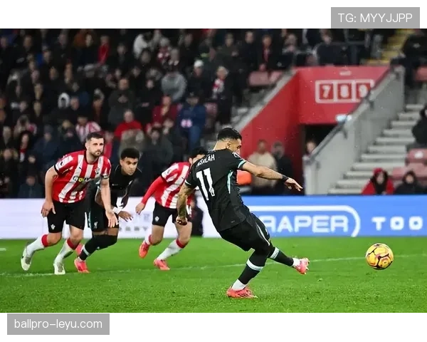 南安普顿新星琼斯闪耀英超，成球队关键先生